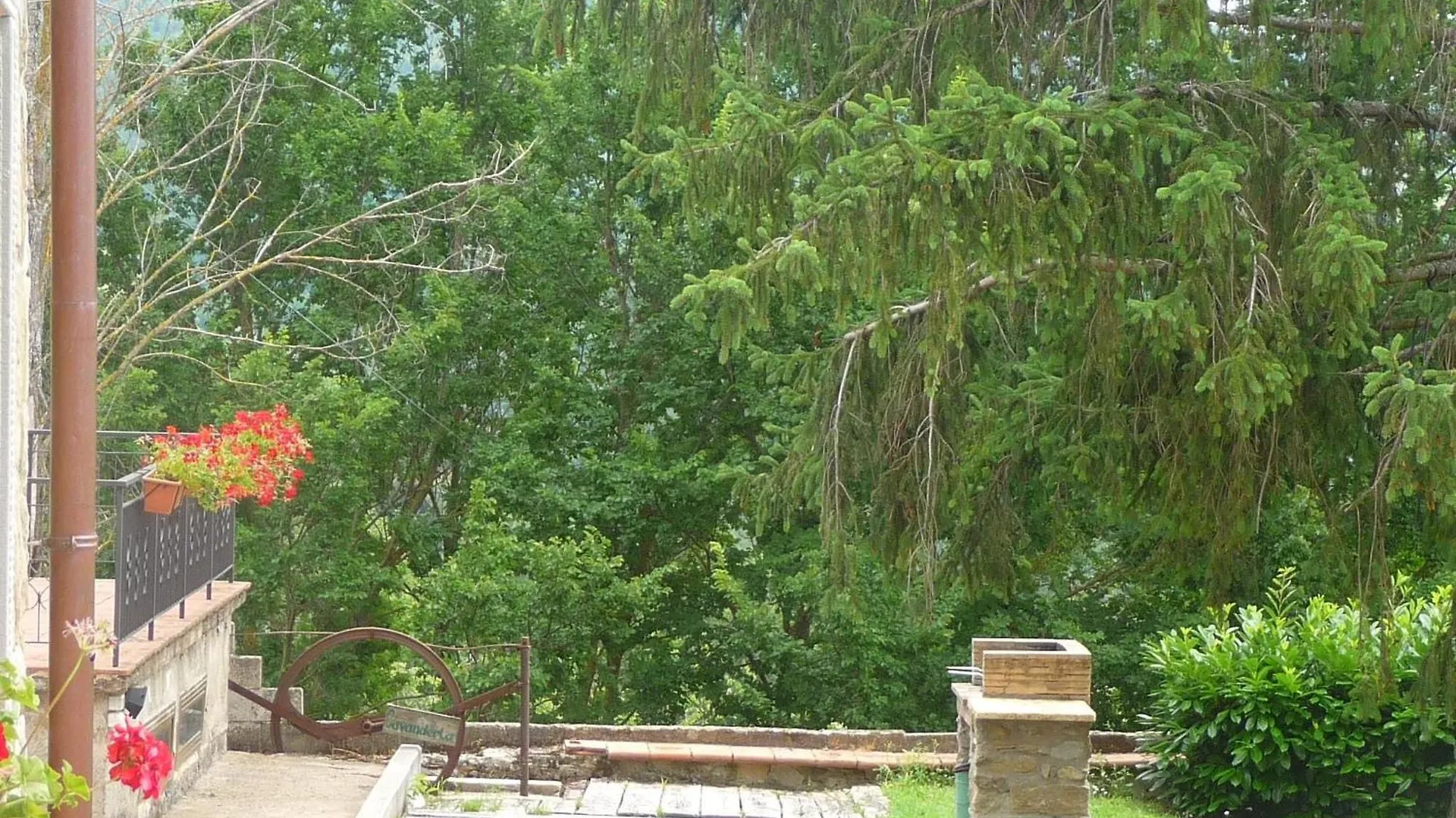 Rustikales Natursteinhaus In Der Toskana Mit Gemeinschaftlichem Garten Und Pool Pratovecchio Stia Italia