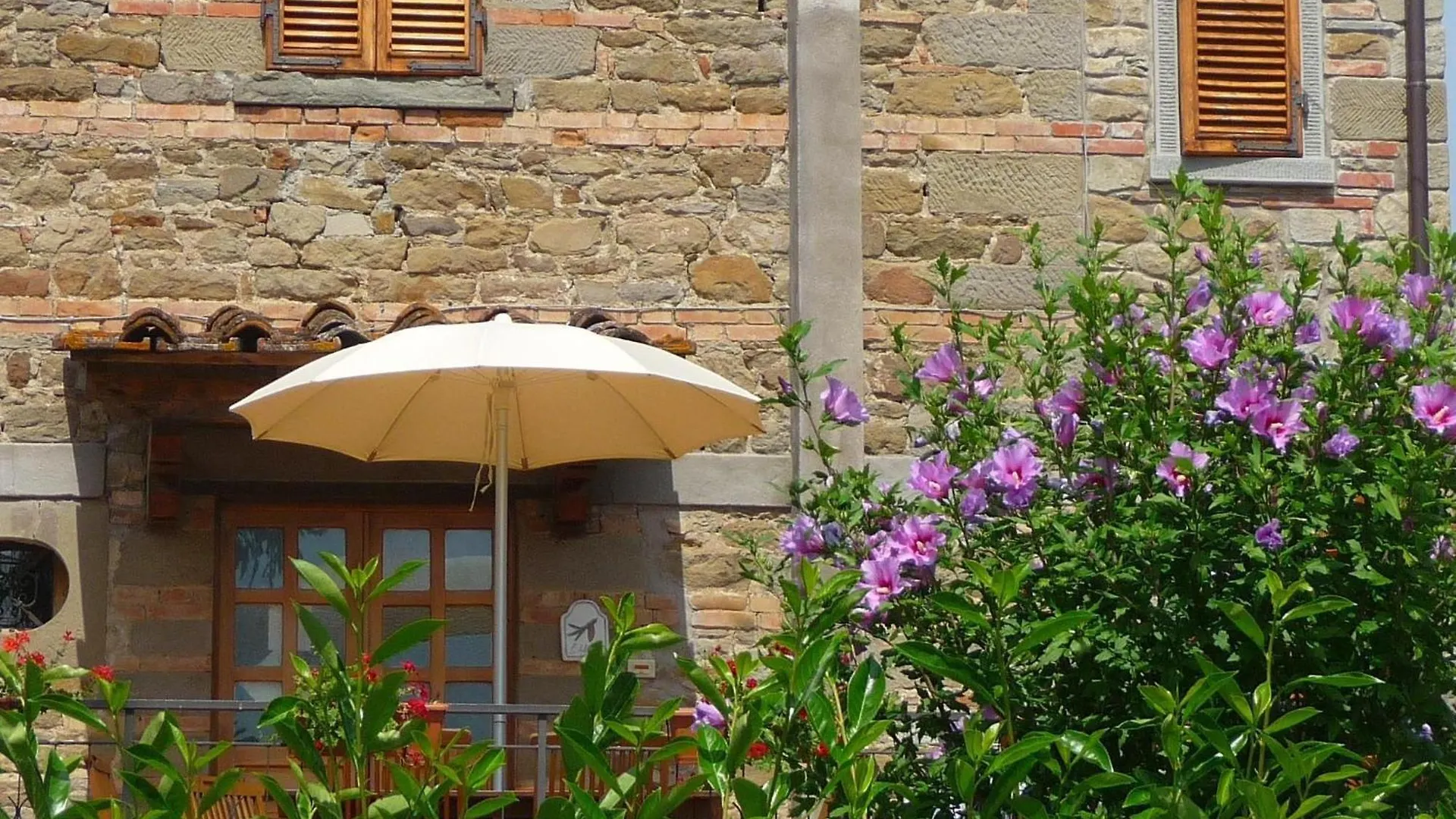 Rustikales Natursteinhaus In Der Toskana Mit Gemeinschaftlichem Garten Und Pool Pratovecchio Stia 0*,  Italia